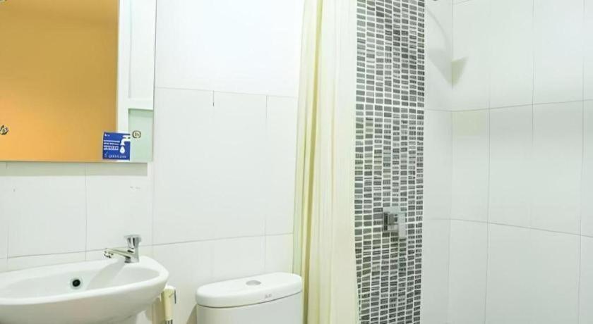 Life Puri Hotel Surabaya Gubeng Exterior foto