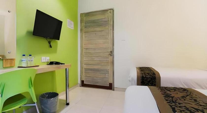Life Puri Hotel Surabaya Gubeng Exterior foto